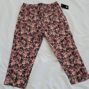 Floral Women's Capri Pants